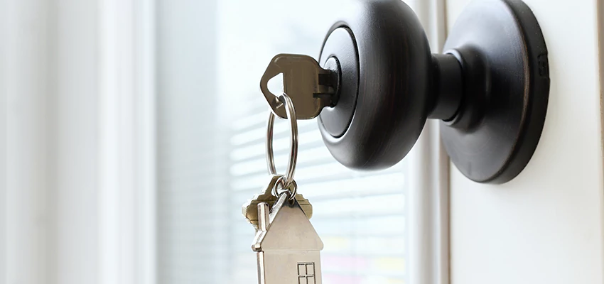 Bifold Door Knob Replacement in Gustine, California