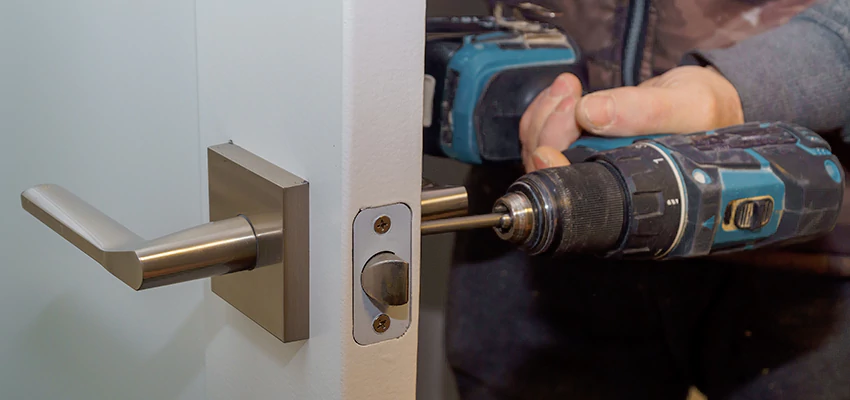 Broken Door Handle Lock Repair in Gustine, California